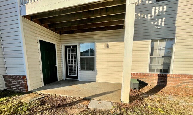 Building Photo - Fully Renovated  2B/2B  Condo near Beach in the Heart of Destin!