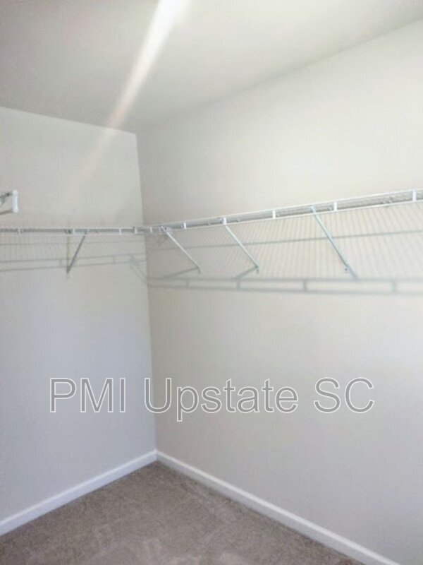 Building Photo - 236 Lily Park Way