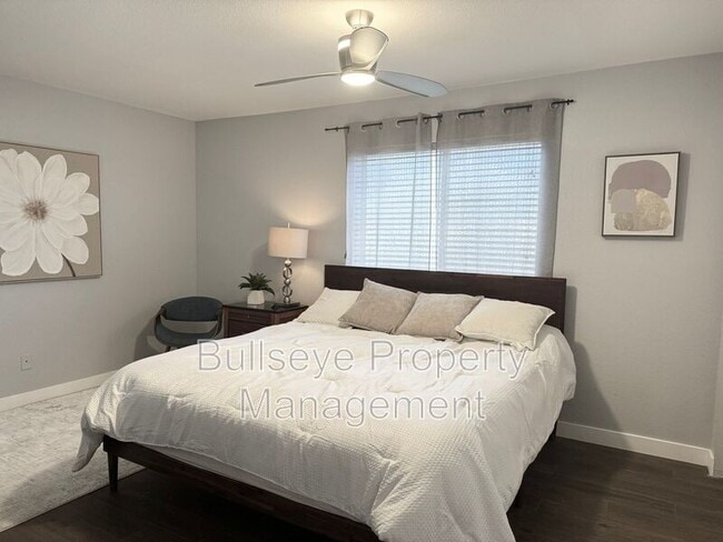 Building Photo - 433 S 113th Pl