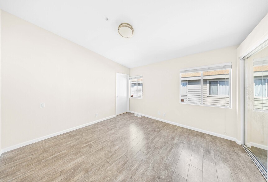 Building Photo - 11377 Osborne Pl