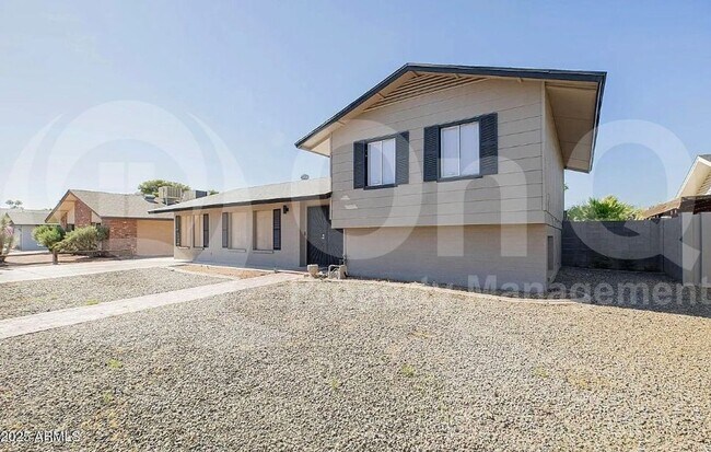 Primary Photo - 1646 E Hermosa Dr