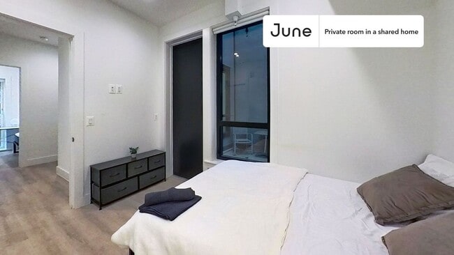 Building Photo - 2147 P St NW