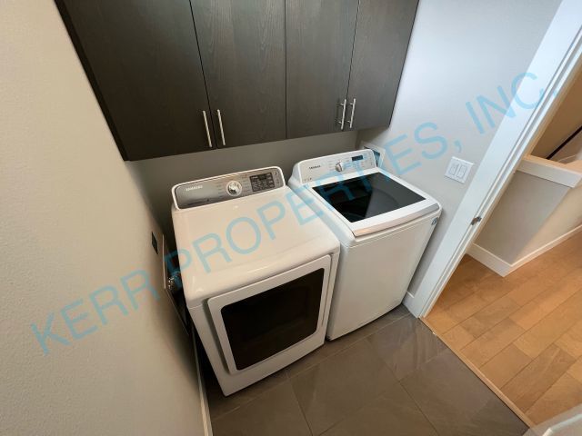 Building Photo - Spacious 3-Bed, 2.5-Bath Gem in Vibrant SE...