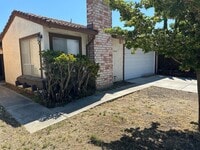 Building Photo - 3-bedroom, 2 car garage, dishwasher, stove...
