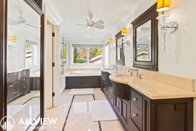 Building Photo - Stunning 3 Bedroom + Bonus Room 3.5 Bath A...