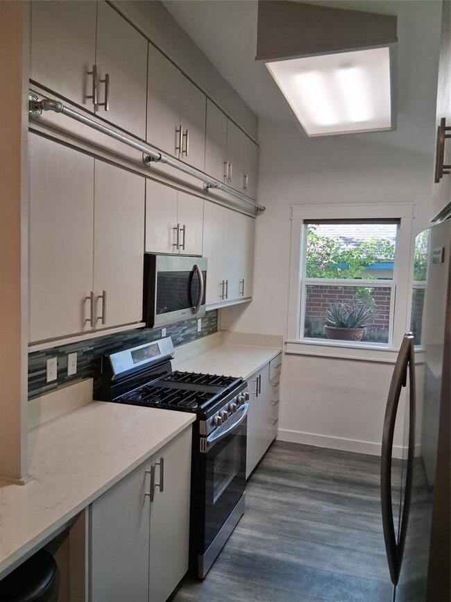 Building Photo - 8904 Linton Dr