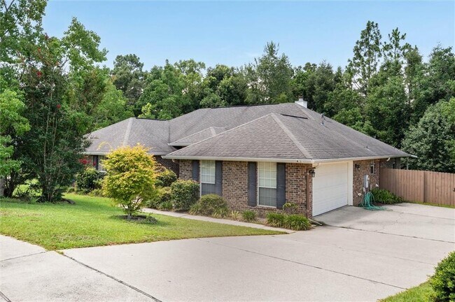 Building Photo - 4120 Fenwick Loop S