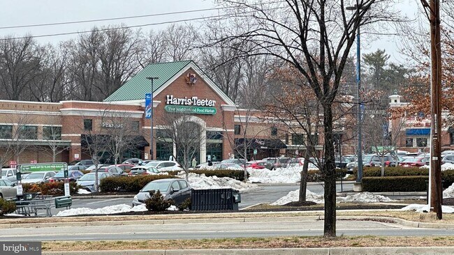 Building Photo - 4600 Duke St