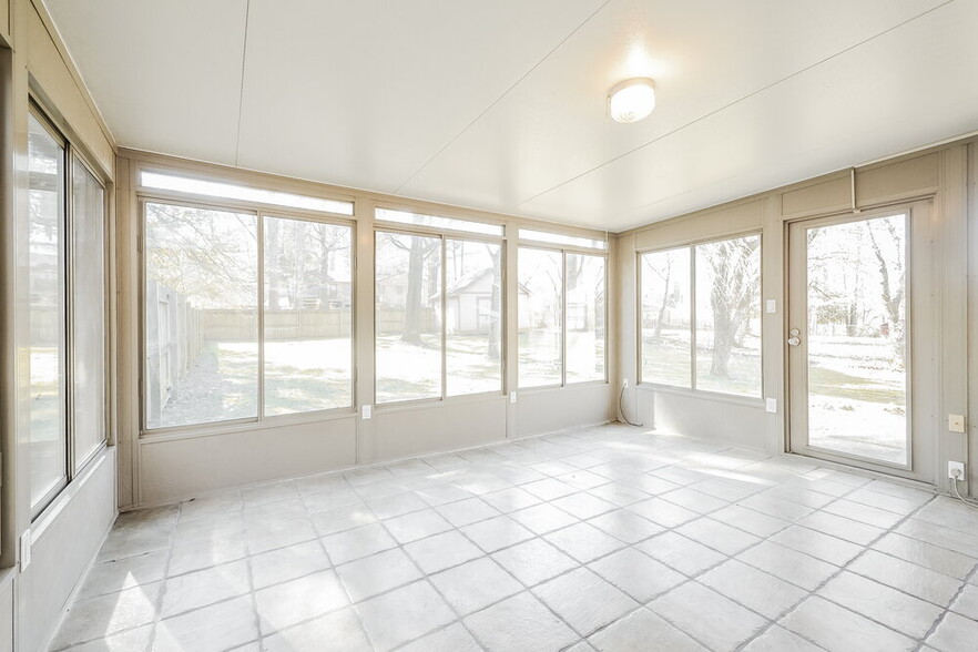 Building Photo - 935 Pine Hill Rd