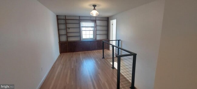 Building Photo - 19100 Annapolis Way