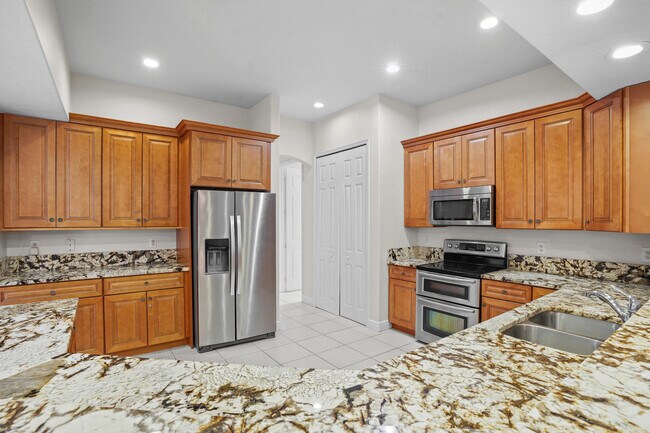 Building Photo - 1092 SW Majorca Ave