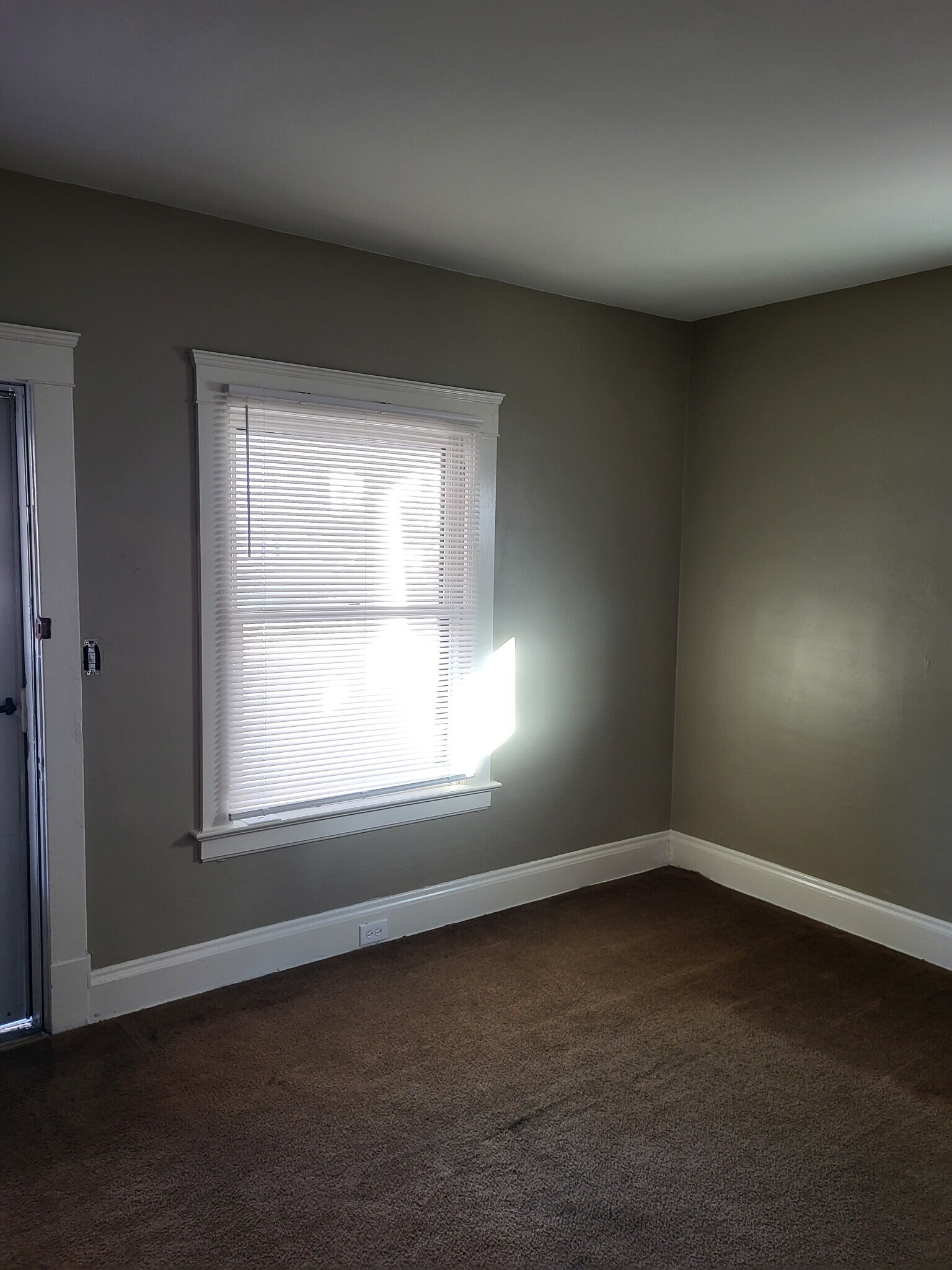 Building Photo - 1624 Lakewood Ave