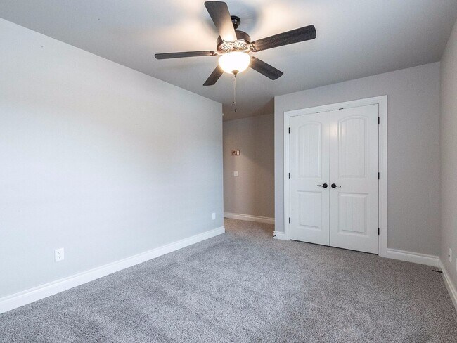 Building Photo - Beautiful Home - 4 Bedroom, 3 Bathroom with Bonus Room in East Edmond