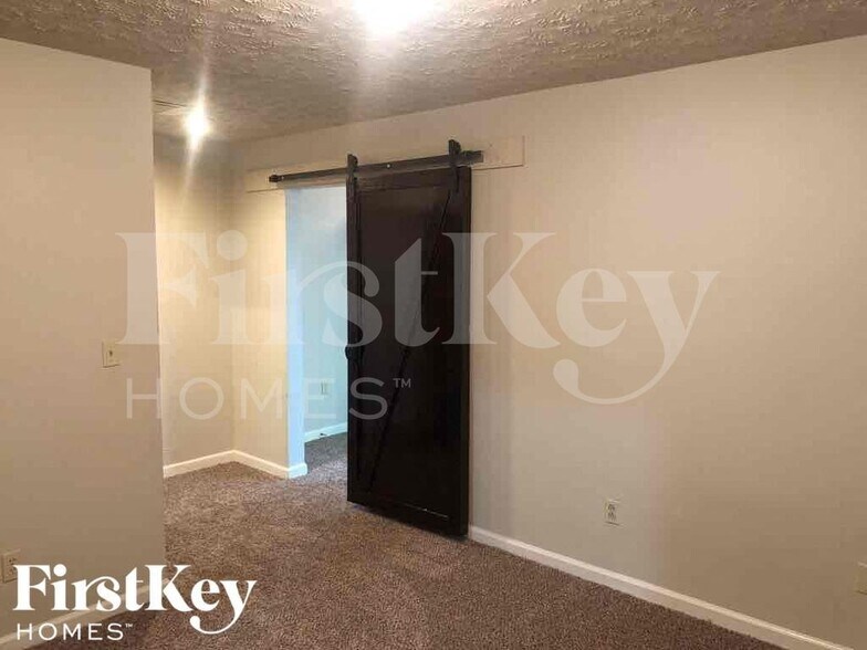 Building Photo - 5457 Biffle Ct