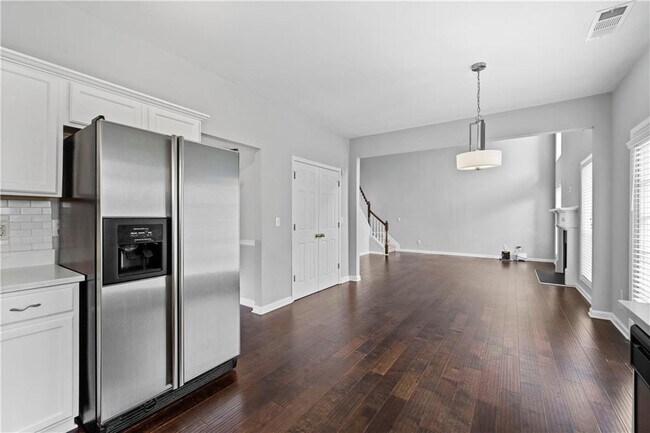 Building Photo - 4419 Silver Ridge Way SW