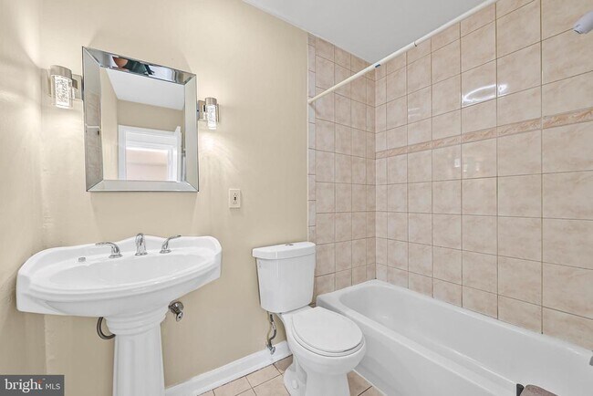 Building Photo - 5204 Newton St