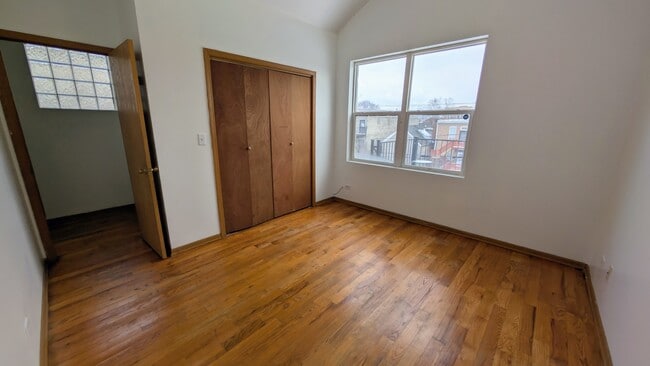 Building Photo - 1259 S Kolin Ave