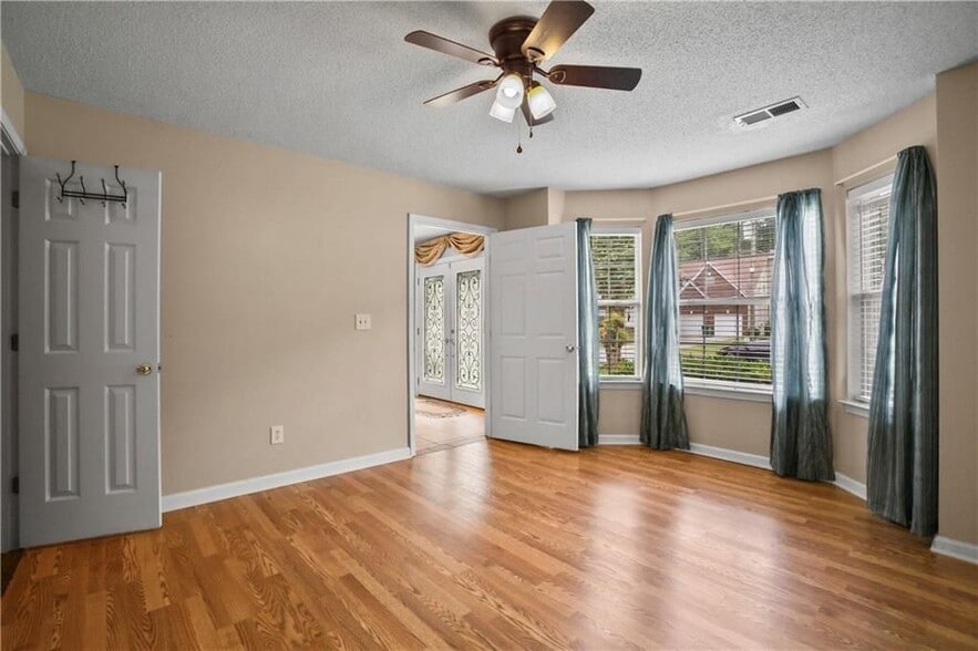 Building Photo - 2224 Eagles Nest Cir