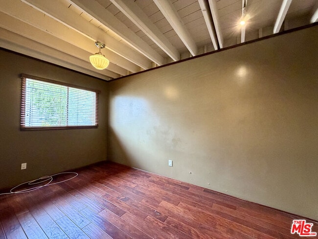 Building Photo - 6871 Pacific View Dr