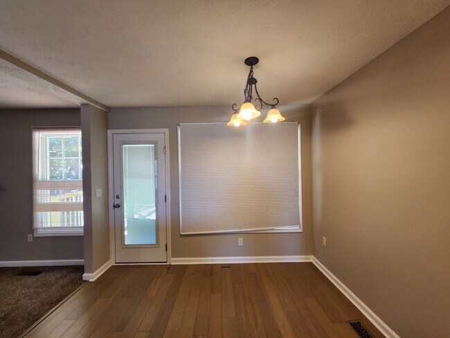Building Photo - 4 Bedroom 3 Full Bath + Bonus Room