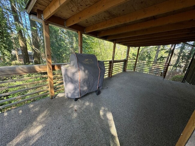 Building Photo - Mid-century modern view 3 bed house on top private drive with view of valley