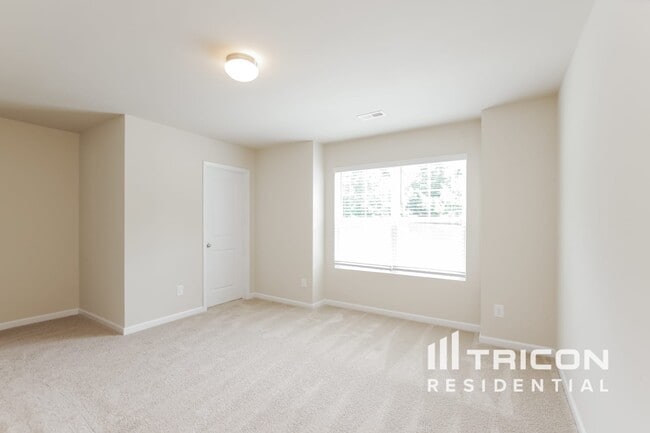 Building Photo - 2812 St George Ln