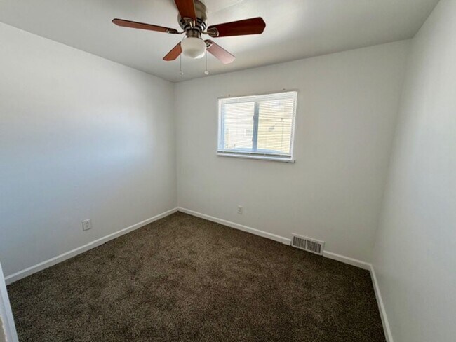 Building Photo - Updated 3 bedroom 1 bath,  home ready for Section 8 Tenant call KPM Detroit (313)429-3244