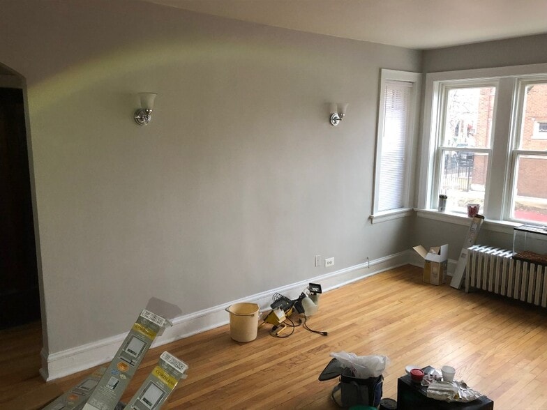 Building Photo - 3454 N Kedvale Ave