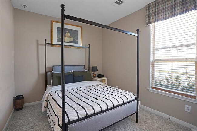 Building Photo - 2210 Thunderbolt Peak Dr