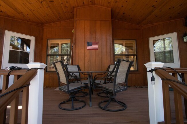 Building Photo - 6577 Mark Twain Dr