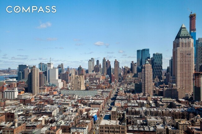 Building Photo - 350 W 42nd St