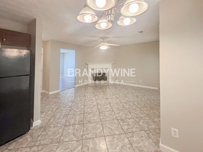 Building Photo - 627 Stonemill Manor