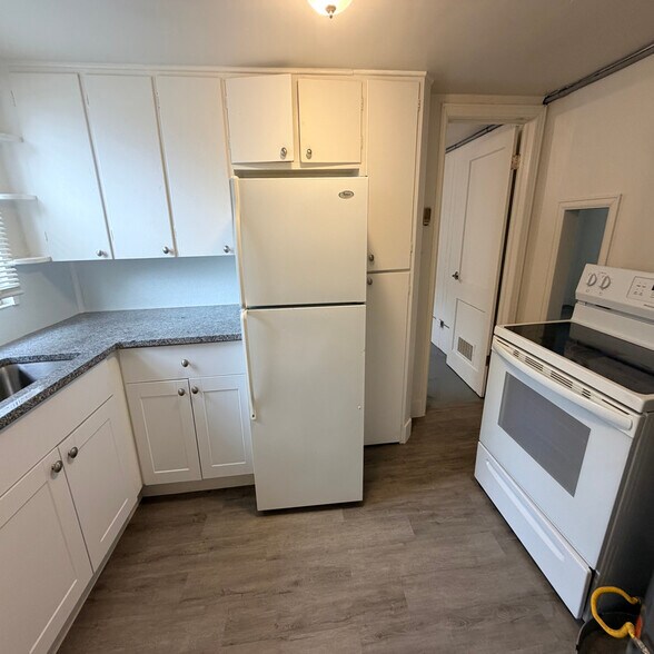 Building Photo - 1525 6th St