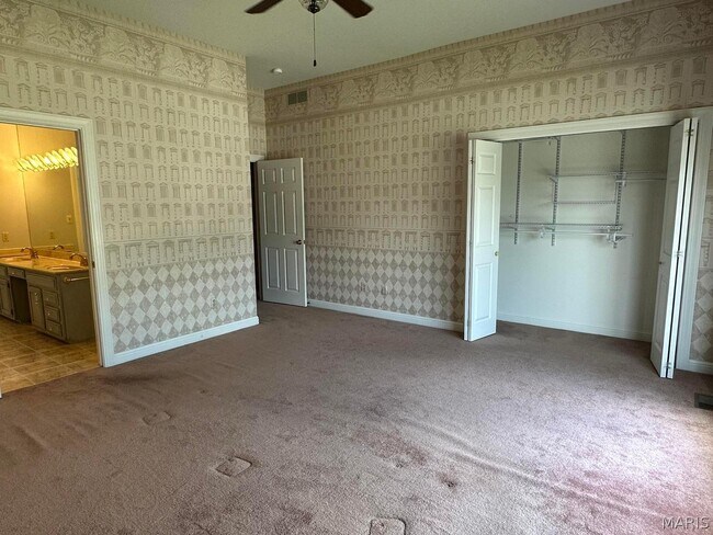 Building Photo - 4 Grayson Ridge Dr