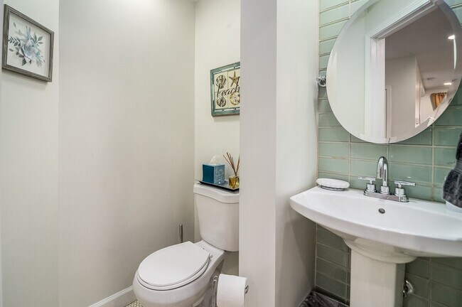 Building Photo - 334 S Wisconsin Ave