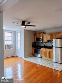 Building Photo - 919 S 25th St