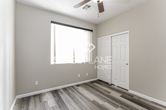 Building Photo - Charming 4 Bedroom in Las Vegas!