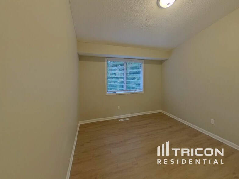 Building Photo - 4448 Hamilton Dr