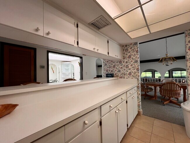 Building Photo - Grenelefe/Country Homes Community