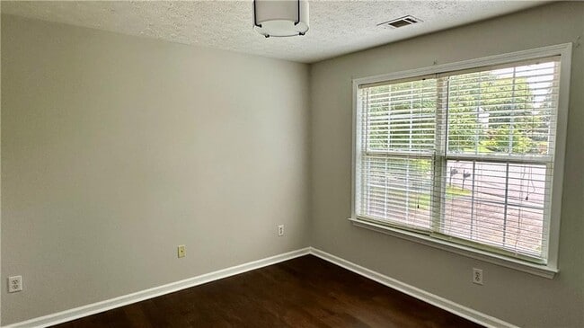 Building Photo - 1830 Westwind Dr