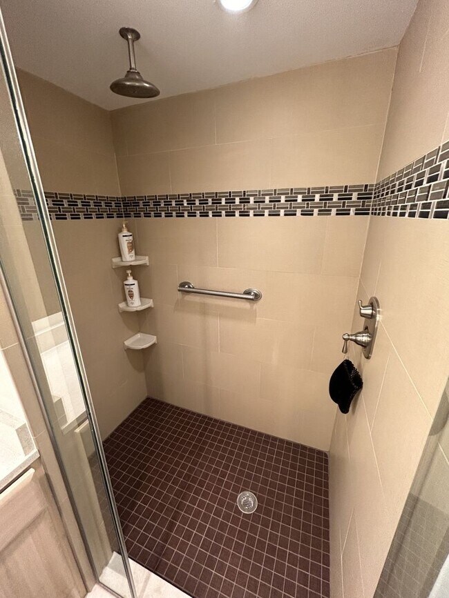Building Photo - 1 Bedroom 1 Bath Condo Sandy Cove II Short Term Rental/Annual Rental