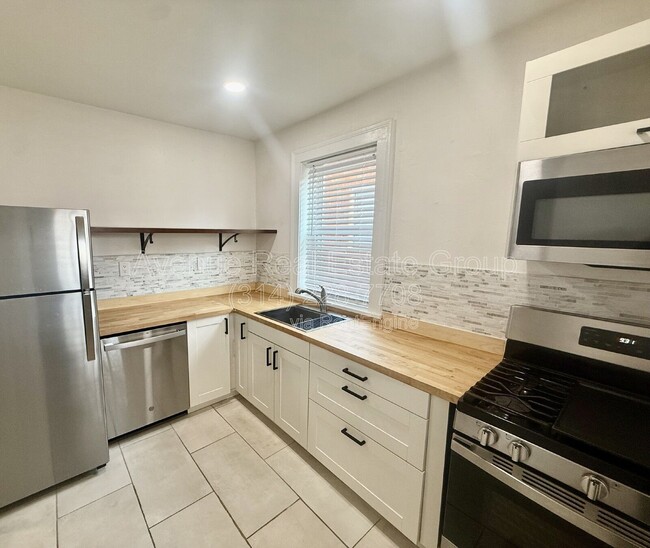 Building Photo - 1020 Claytonia Terrace