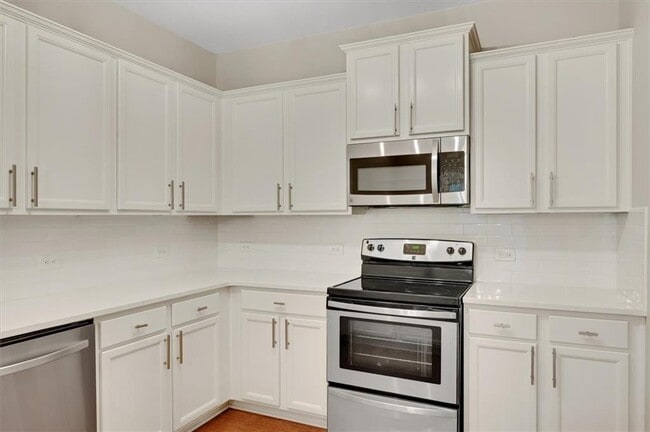 Building Photo - 212 Madison Ave