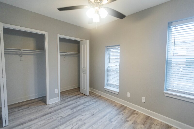 Building Photo - 1207 E Armour Blvd