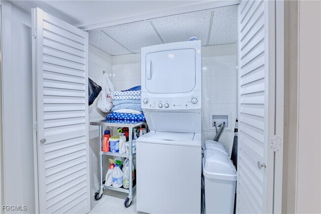 Building Photo - 3462 Hancock Bridge Pkwy