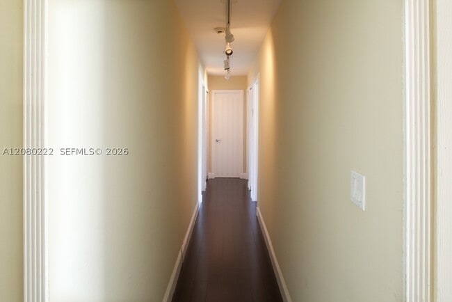 Building Photo - 5631 SW 58th Ct