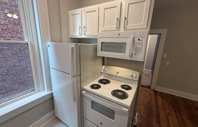 Building Photo - 2724 Jefferson Ave