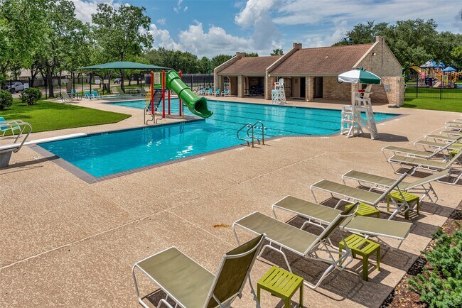 Building Photo - 2779 Forest Point Dr