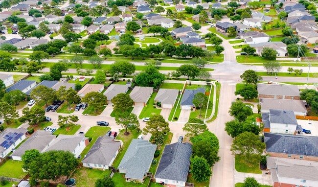 Building Photo - 7602 Little Thicket Ct