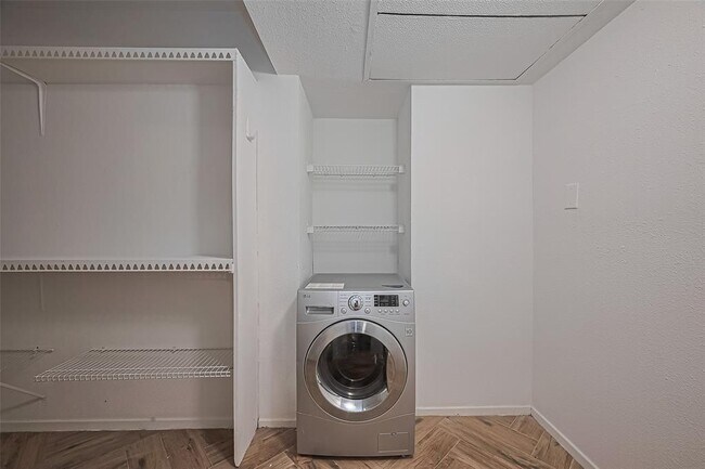 Building Photo - 4633 Wild Indigo St